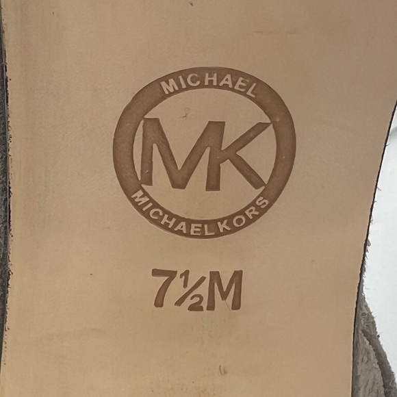 MICHAEL Michael Kors Silver Gray Suede Platform Heels Size 7 1/2 Women's - Picture 4 of 9